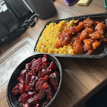 Jason's House Chinese Restaurant - S6. General Tso's Chicken and boneless spare ribs - Chinese Near Me - Simsbury, Connecticut Jason's House Chinese Restaurant - S6. General Tso's Chicken and boneless spare ribs - Chinese Near Me - Simsbury, Connecticut