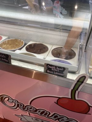 Cream Me Ice Creamery by null