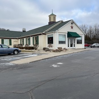 Studebaker's Country Restaurant on 41 - a blue car parked in front - Breakfast & Brunch Near Me - Springfield, Ohio