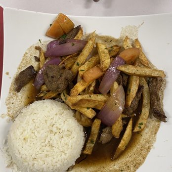 Machu-Picchu Peruvian Restaurant - Lomo Saltado - Peruvian Near Me - Van Nuys, California