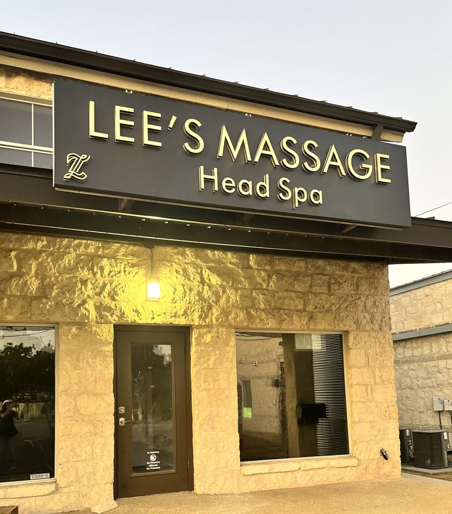 Lee’s Massage & head Spa Logo