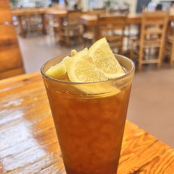 Cedar House Cafeteria - Sweet tea with lemons