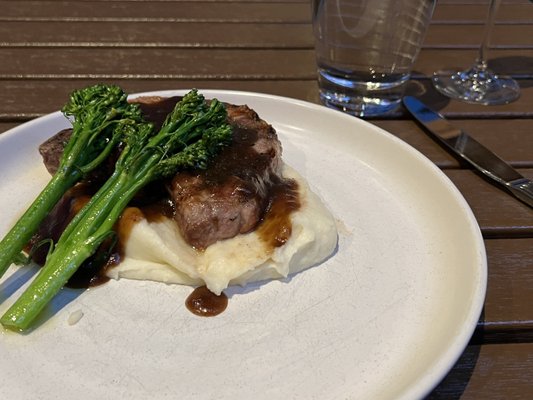 8100 Mountainside Bar & Grill by null