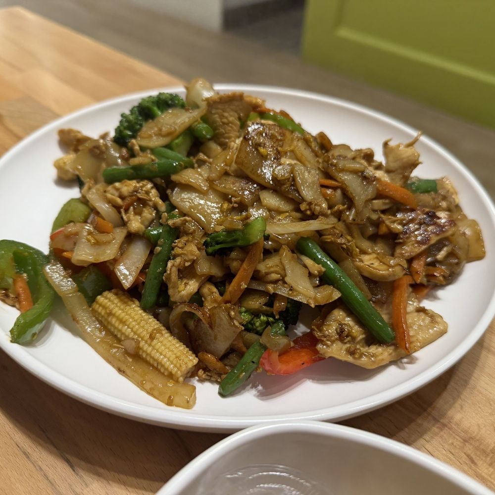 Green Basil Street - Thai Near Me - Chicago, Illinois