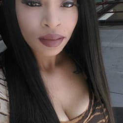 Client selfie with our straight hair extensions