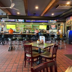 Bubba's Brickyard - The bar, everything looks nice. First time here