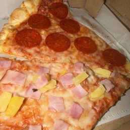 Pizza slice special. Cheese wasn't fully melted and it just had no flavor. Pizza slice special. Cheese wasn't fully melted and it just had no flavor.