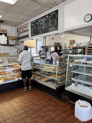 Dom Bakeries by null