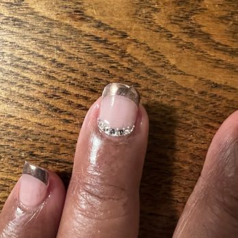 Anh Dao Nails Salon - Double row of small and TINY gems - Nail Salons Near Me - Lynnwood, Washington Anh Dao Nails Salon - Double row of small and TINY gems - Nail Salons Near Me - Lynnwood, Washington