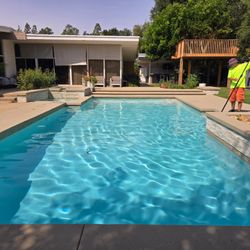 Steve Vaughan Pool & Spa - Weekly pool service and water chemistry maintenance in Pasadena.
