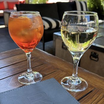 Refinery Rooftop - Aperol Spritz and white wine - Lounges Near Me - New York, New York