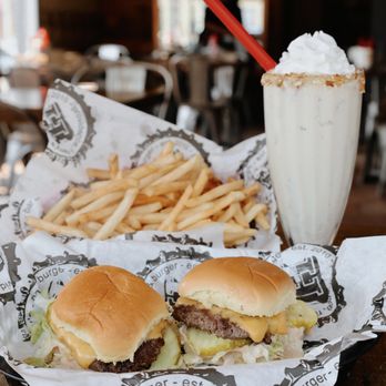 Harry's on Main - Bars Near Me - Providence, Rhode Island