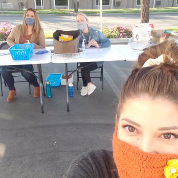Foothill Family Shelter - Giving out Thanksgiving dinners baskets till they run out - Homeless Shelters Near Me - Upland, California Foothill Family Shelter - Giving out Thanksgiving dinners baskets till they run out - Homeless Shelters Near Me - Upland, California