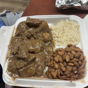 R C's Southern Cooking - Beef tips, rice, pinto beans - Southern Near Me - Marietta, Georgia R C's Southern Cooking - Beef tips, rice, pinto beans - Southern Near Me - Marietta, Georgia
