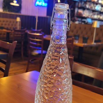 Jackson House - Tap water bottle - Desserts Near Me - Middletown, Delaware