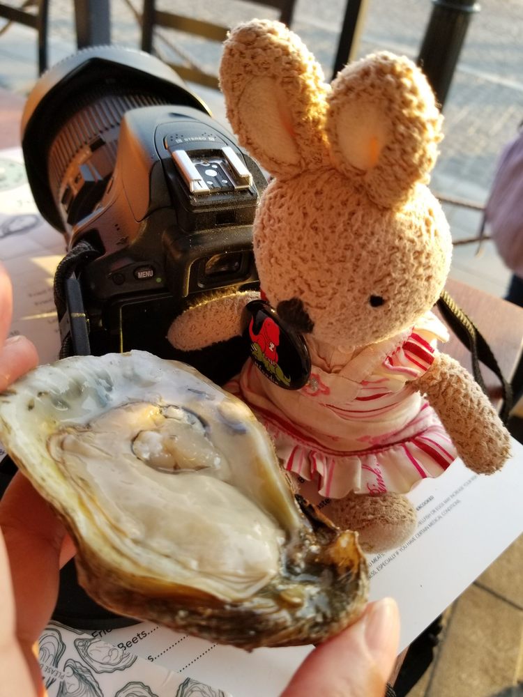 HANKS OYSTER BAR 10 Reviews Seafood 1100 Maine Ave SW, Washington