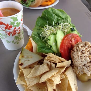 What's Shakin' - Albacore Tuna & Pacific Passion Smoothie - Breakfast & Brunch Near Me - Pepeekeo, Hawaii