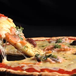 Les Choix d'Anna - Toutes nos pizzas à 6€!
La saumon (tomate, cantal, saumon, persillade, crème, olives, herbes)
