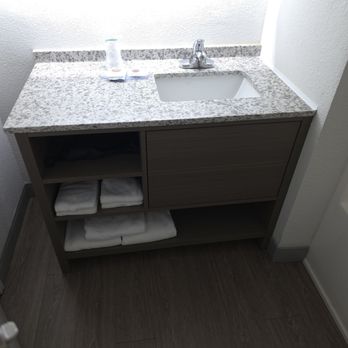 Comfort Inn Gallup I-40 Exit 20 - Bathroom vanity - King room - Hotels Near Me - Gallup, New Mexico Comfort Inn Gallup I-40 Exit 20 - Bathroom vanity - King room - Hotels Near Me - Gallup, New Mexico