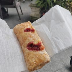 Cuatro Estaciones Cafe - Quesito con guayaba