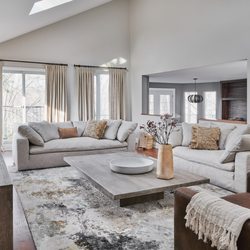 Imperial - Modern matte metallic sprinkles of colour cover the contemporary abstract art inspired canvas of this area rug.