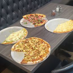 So MANY great pizza creations! All were delicious! So MANY great pizza creations! All were delicious!