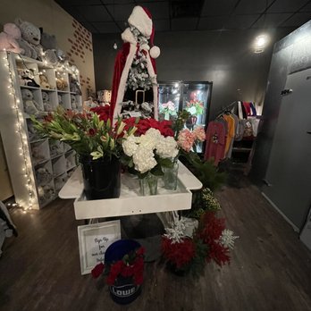 The Flower Shoppe - Fresh Flower Friday selections - Florists Near Me - Athens, Alabama The Flower Shoppe - Fresh Flower Friday selections - Florists Near Me - Athens, Alabama