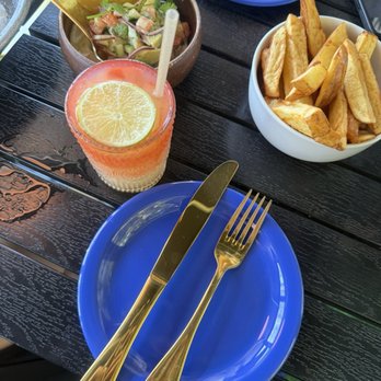 Citrico Cafe - Pretty dishes and gold silverware - Mexican Near Me - Astoria, New York Citrico Cafe - Pretty dishes and gold silverware - Mexican Near Me - Astoria, New York