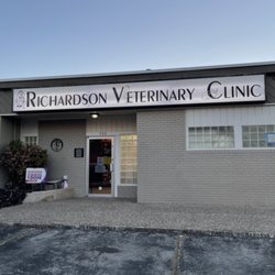 Richardson Veterinary Clinic - Front door of Richardson Veterinary Clinic