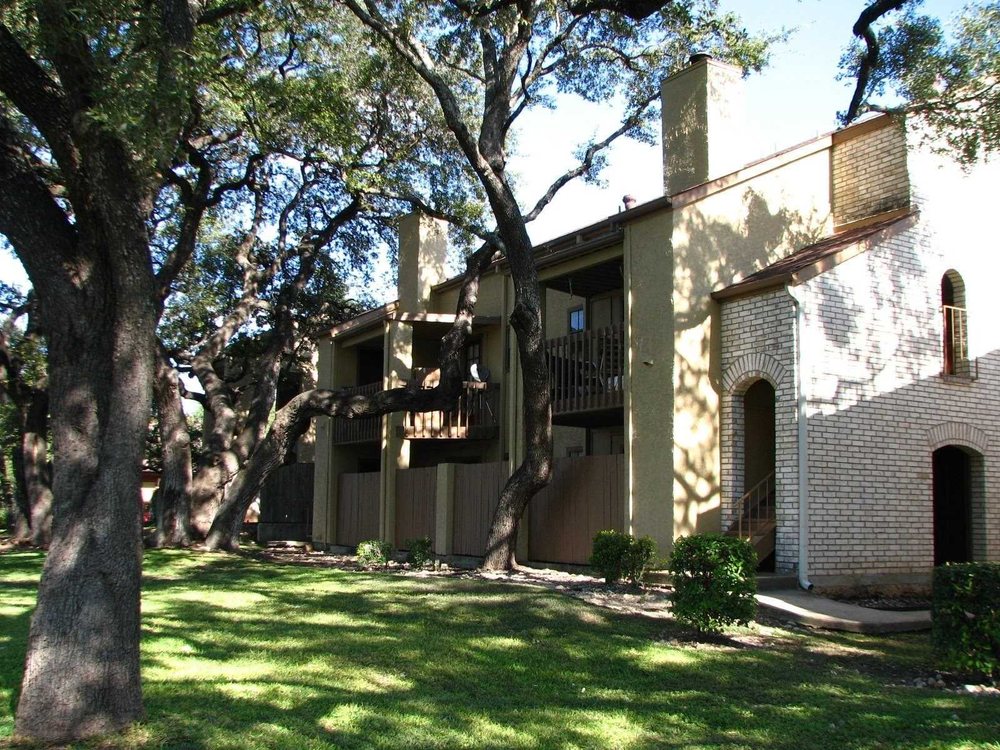 DEER OAKS APARTMENTS Updated October 2024 7230 Wurzbach Rd, San