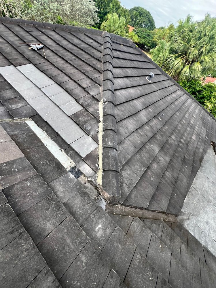 Slide of La Fe Roofing