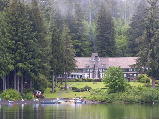 Lake Quinault Lodge by null