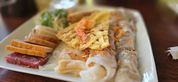 Bánh Cuôn Bún Mộc Ông Ta by null