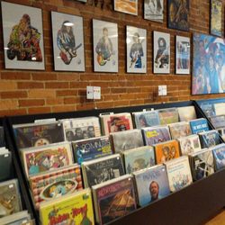 Blackbird Records - Records galore