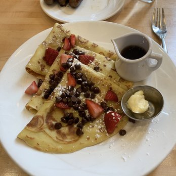 Yolk - West Loop - crepes with chocolate chips and fresh strawberries - Coffee & Tea Near Me - Chicago, Illinois