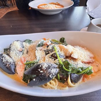 Il Saggio Italian Restaurant - Spaghetti Florentino - Italian Near Me - Commerce, California Il Saggio Italian Restaurant - Spaghetti Florentino - Italian Near Me - Commerce, California