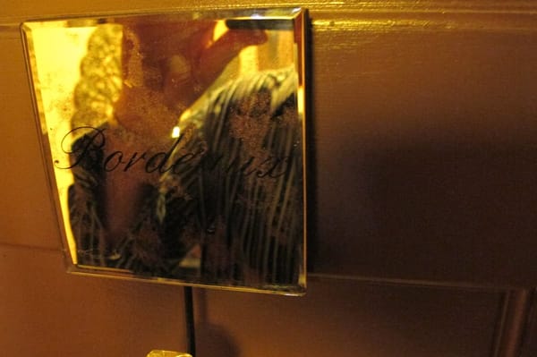 Vintage Cocktail Lounge by null