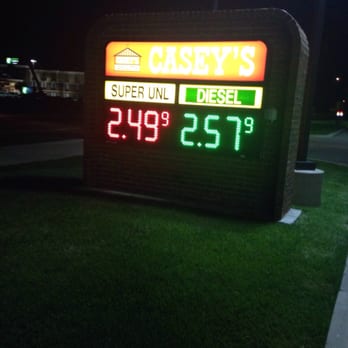 Casey's - gas prices at a gas station - Pizza Near Me - Altoona, Iowa
