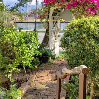 Cream Pot - Entrance to the restaurant- Ala Wai side - Breakfast & Brunch Near Me - Honolulu, Hawaii