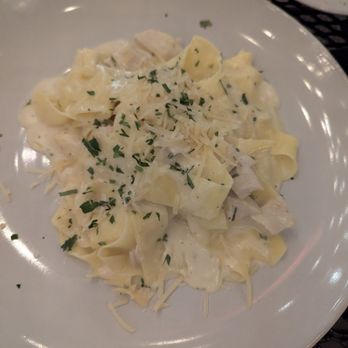 Giardino - Chicken Alfredo - Italian Near Me - Chattanooga, Tennessee Giardino - Chicken Alfredo - Italian Near Me - Chattanooga, Tennessee