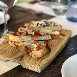 Cais de Angra - One of the bruschettas