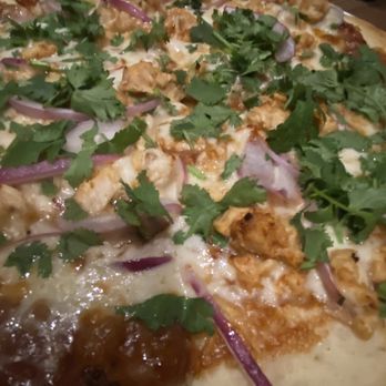 Yard House - Bbq pizza - New American Near Me - Rancho Mirage, California
