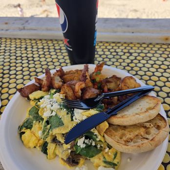 Surfer Beach Hotel - Woody's - San Diego, CA