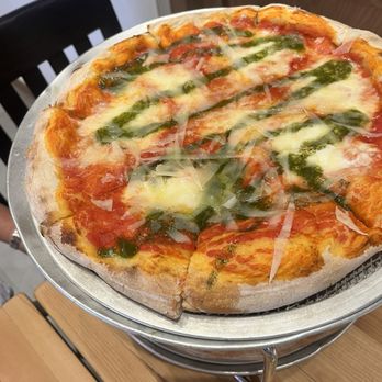 UNA Pizza + Wine - Banff - Margherita Pizza - Italian Near Me - Banff, Alberta UNA Pizza + Wine - Banff - Margherita Pizza - Italian Near Me - Banff, Alberta