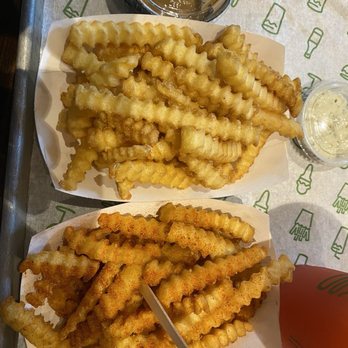 Shake Shack - Crinkle cut fries and Korean style Spicy Korean BBQ Fries - Burgers Near Me - Los Angeles, California Shake Shack - Crinkle cut fries and Korean style Spicy Korean BBQ Fries - Burgers Near Me - Los Angeles, California