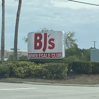 BJ's Wholesale Club - Sign outside - Wholesale Stores Near Me - Melbourne, Florida