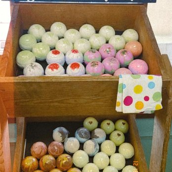 Green Iguana Bath & Body - Cosmetics & Beauty Supply Near Me - Jacksonville, Florida