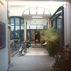 Piscine Château-Landon - Actual entrance in the rear building