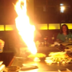MOMO Hibachi Steak House & Bar - Volcano