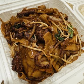 Lucky Chinese Restaurant - Beef Chow Fun - Chinese Near Me - Seattle, Washington